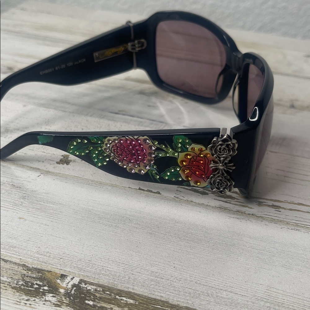 Vintage Ed Hardy Rose and Skull Swarovski Crystal Sunglasses. - Picture 6 of 9